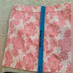 LOFT mini skirt - size 6 - dusty rose and cream